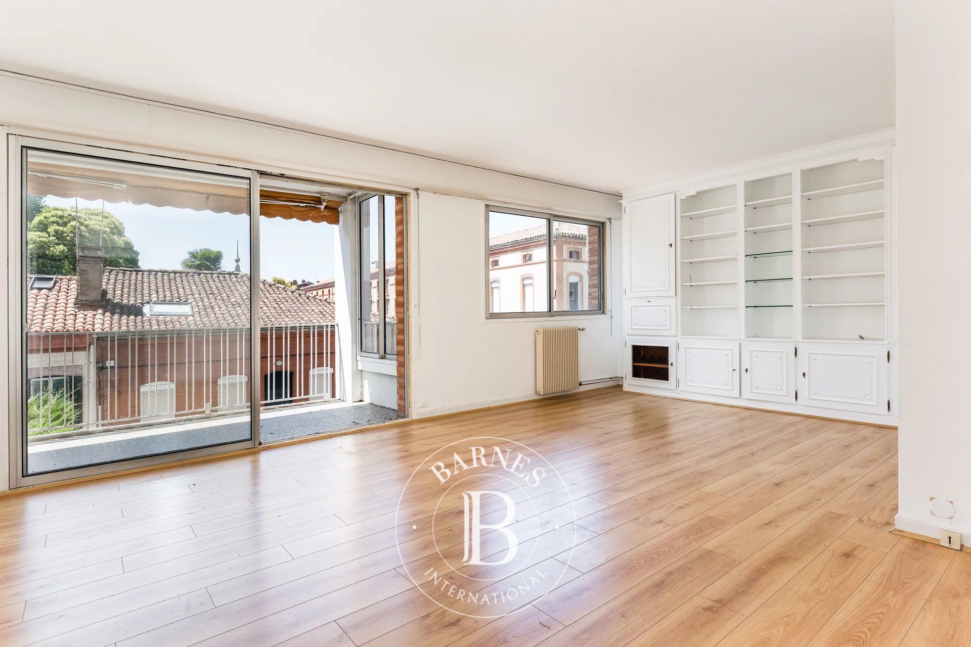 BUSCA, 120M² APARTMENT, TERRACE, LIFT AND 2 PARKING SPACES. - picture 2