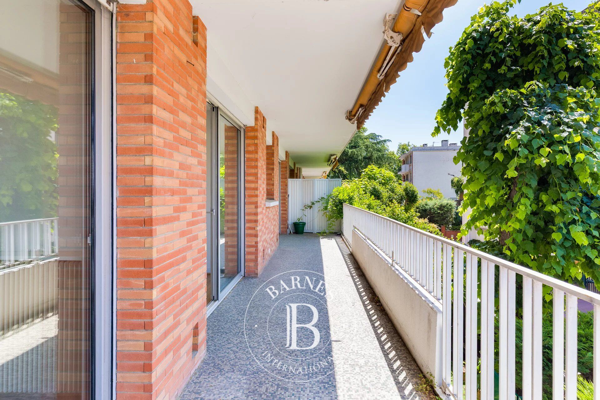 BUSCA, 120M² APARTMENT, TERRACE, LIFT AND 2 PARKING SPACES. - picture 1