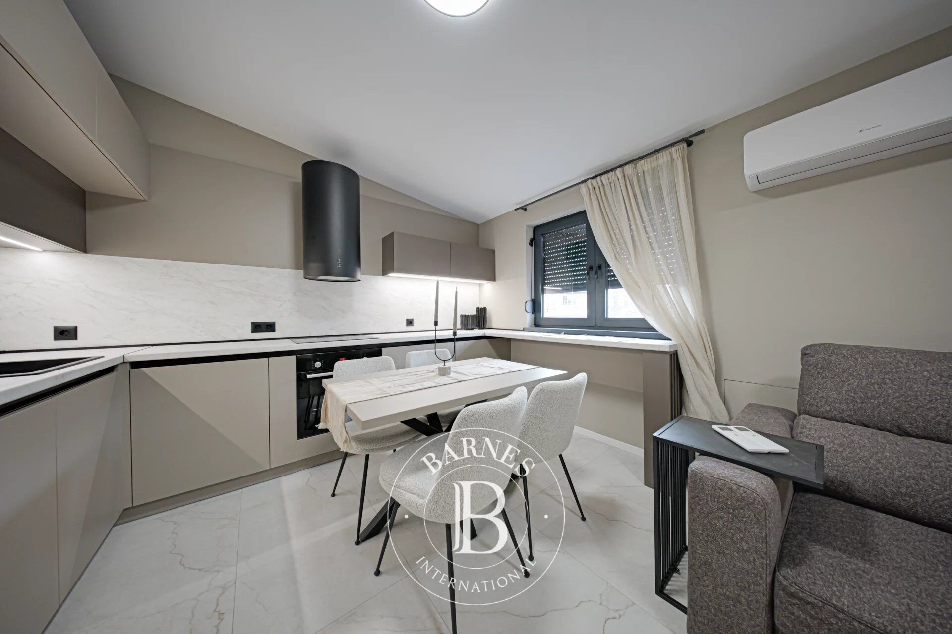 New two-bedroom apartment in the center of Sofia - picture 3