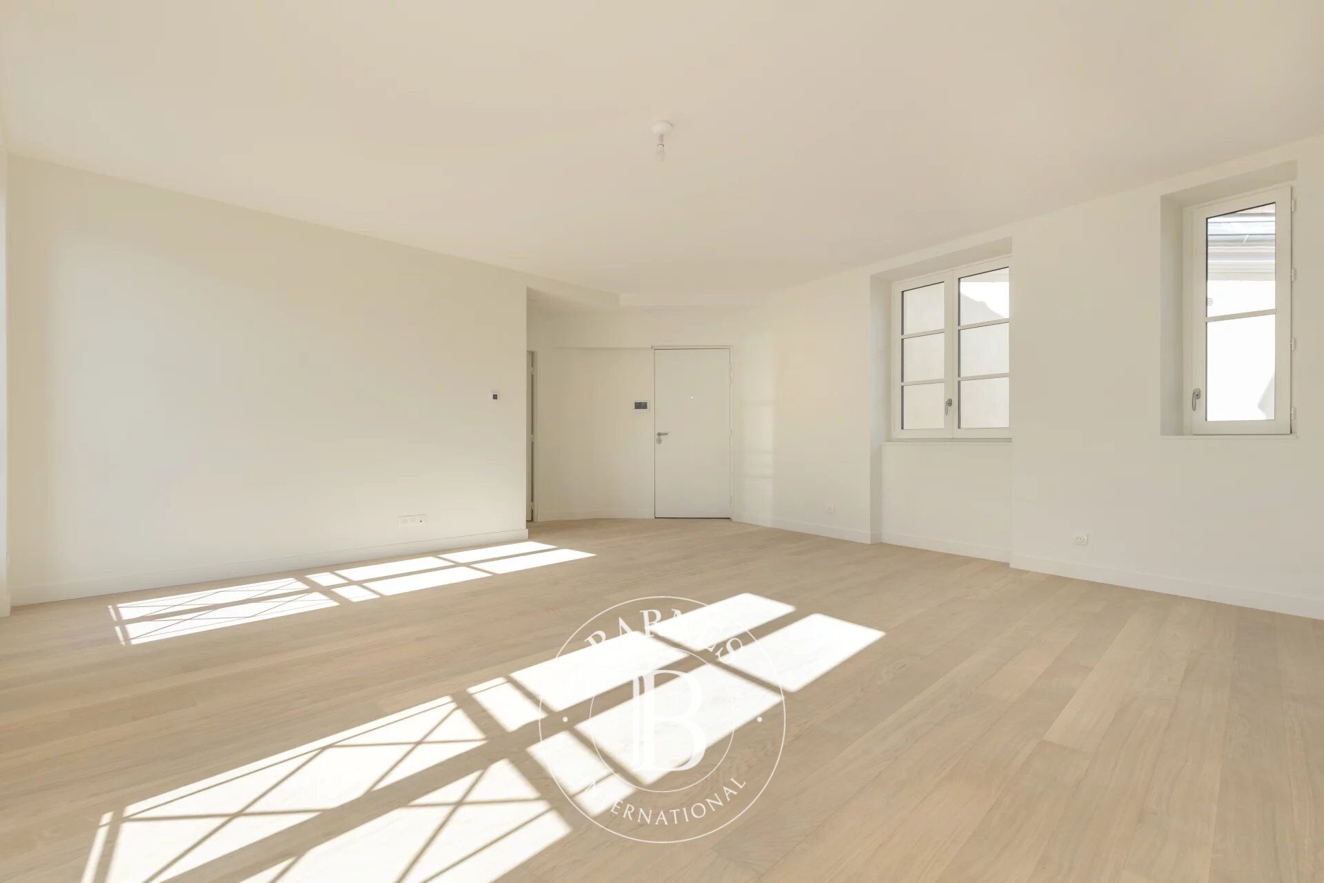 SAINT-GERMAIN-EN-LAYE - CENTRE VILLE - APPARTEMENT DE 5 PIECES - 3 CHAMBRES - NEUF - picture 3