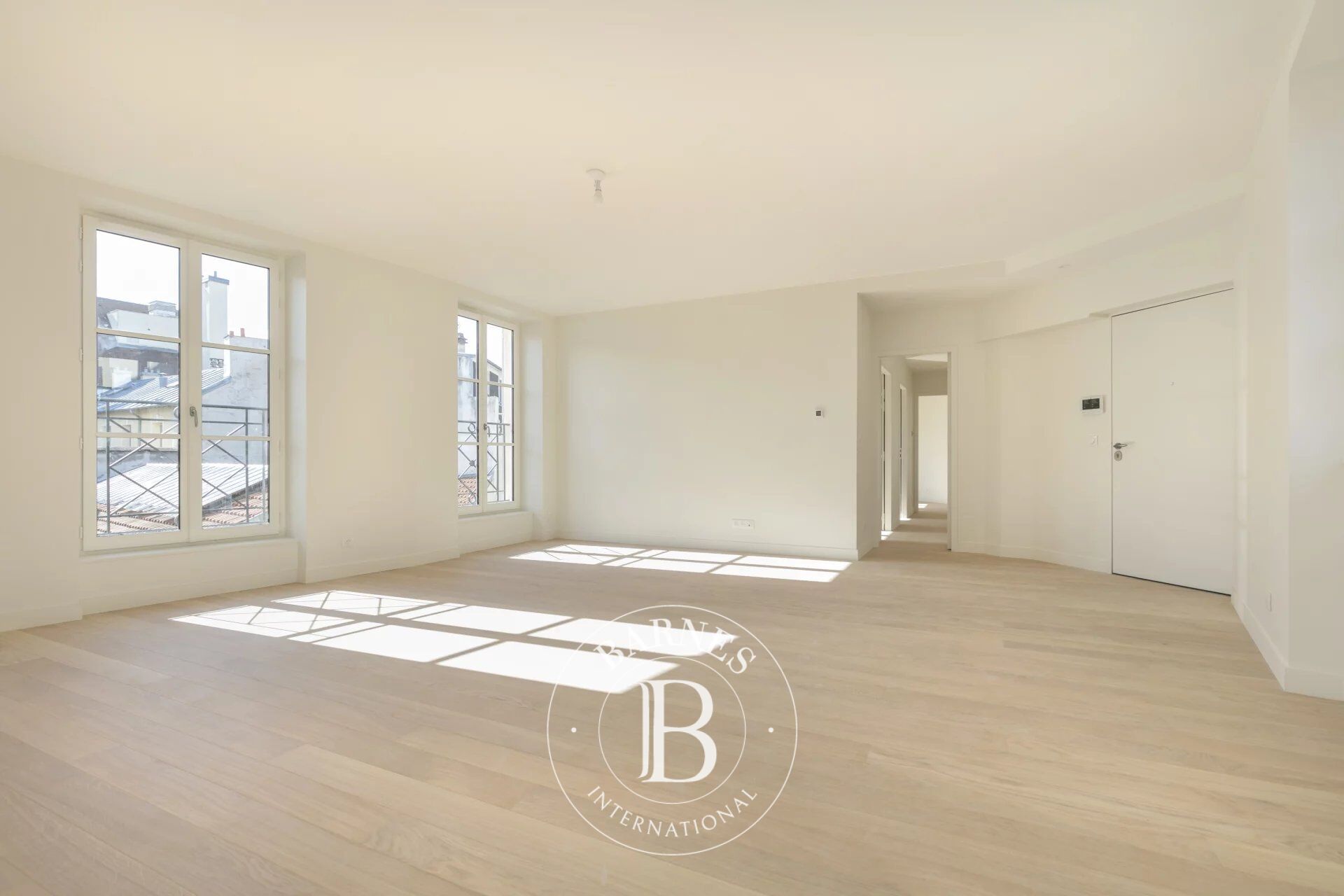 SAINT-GERMAIN-EN-LAYE - CENTRE VILLE - APPARTEMENT DE 5 PIECES - 3 CHAMBRES - NEUF - picture 2