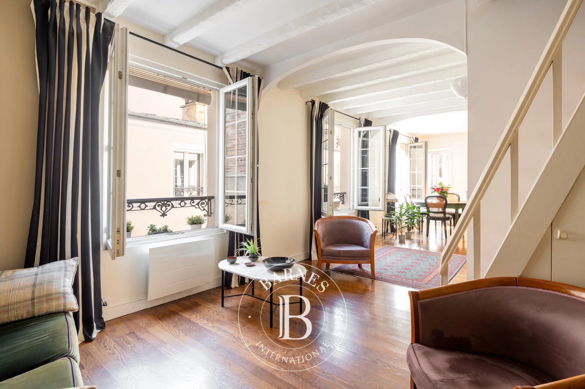 PARIS 18 - DAMRÉMONT / SQUARE CARPEAUX - 65.43m² (704 sq ft) Carrez Law - 2-bed - 2 bathrooms - Top floor - picture 3