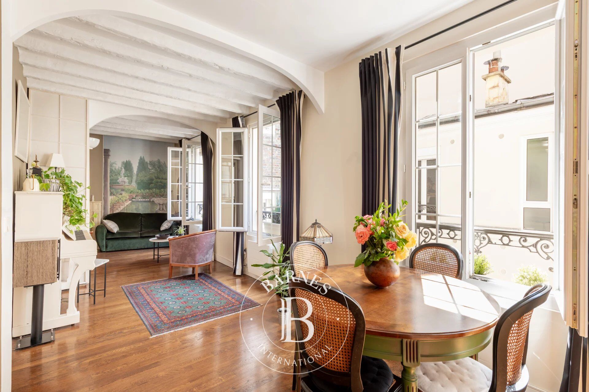 PARIS 18 - DAMRÉMONT / SQUARE CARPEAUX - 65.43m² (704 sq ft) Carrez Law - 2-bed - 2 bathrooms - Top floor - picture 1