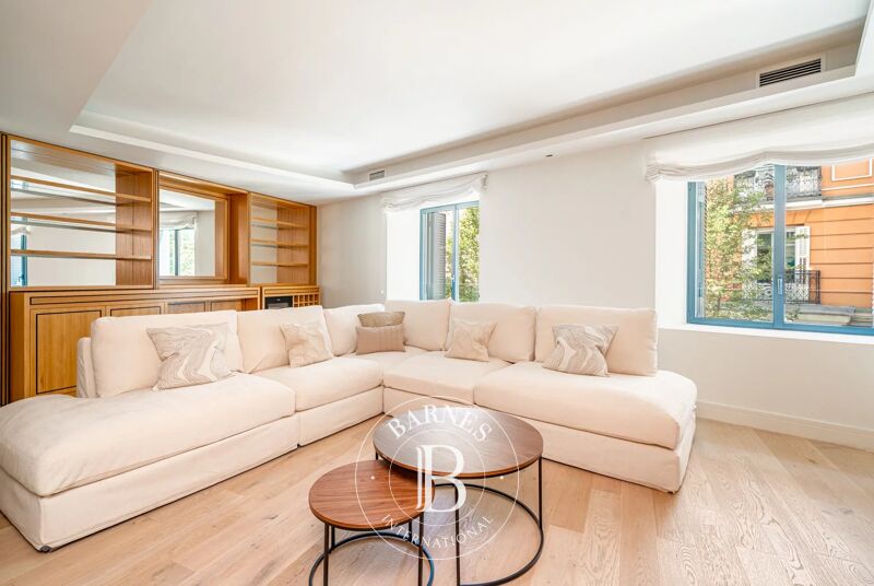 Madrid - Salamanca - 204m² apartment in a renovated building