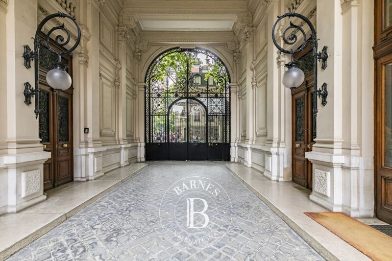 PARIS 7 - GROS CAILLOU - 127M2 - 2 CHAMBRES - VUE TOUR EIFFEL