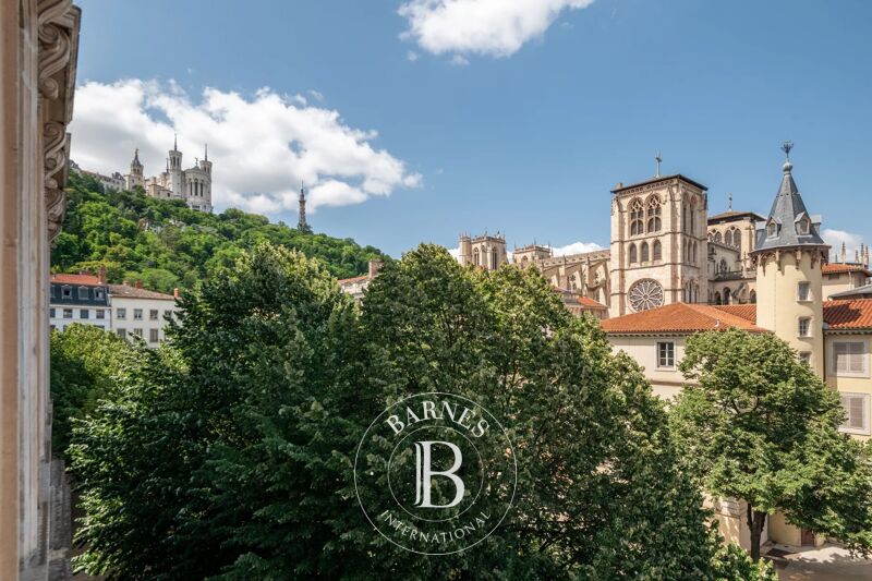 Lyon 5 - Vieux Lyon - Exceptional corner flat of 89.8 sqm - Palais Saint-Jean and Fourvière views