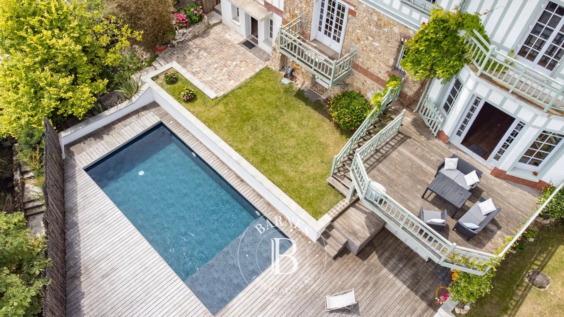 EXCLUSIVE LISTING - VILLENNES-SUR-SEINE. -  SPECTACULAR VIEW  - EXCEPTIONAL VOLUME  - SWIMMING POOL - picture 3