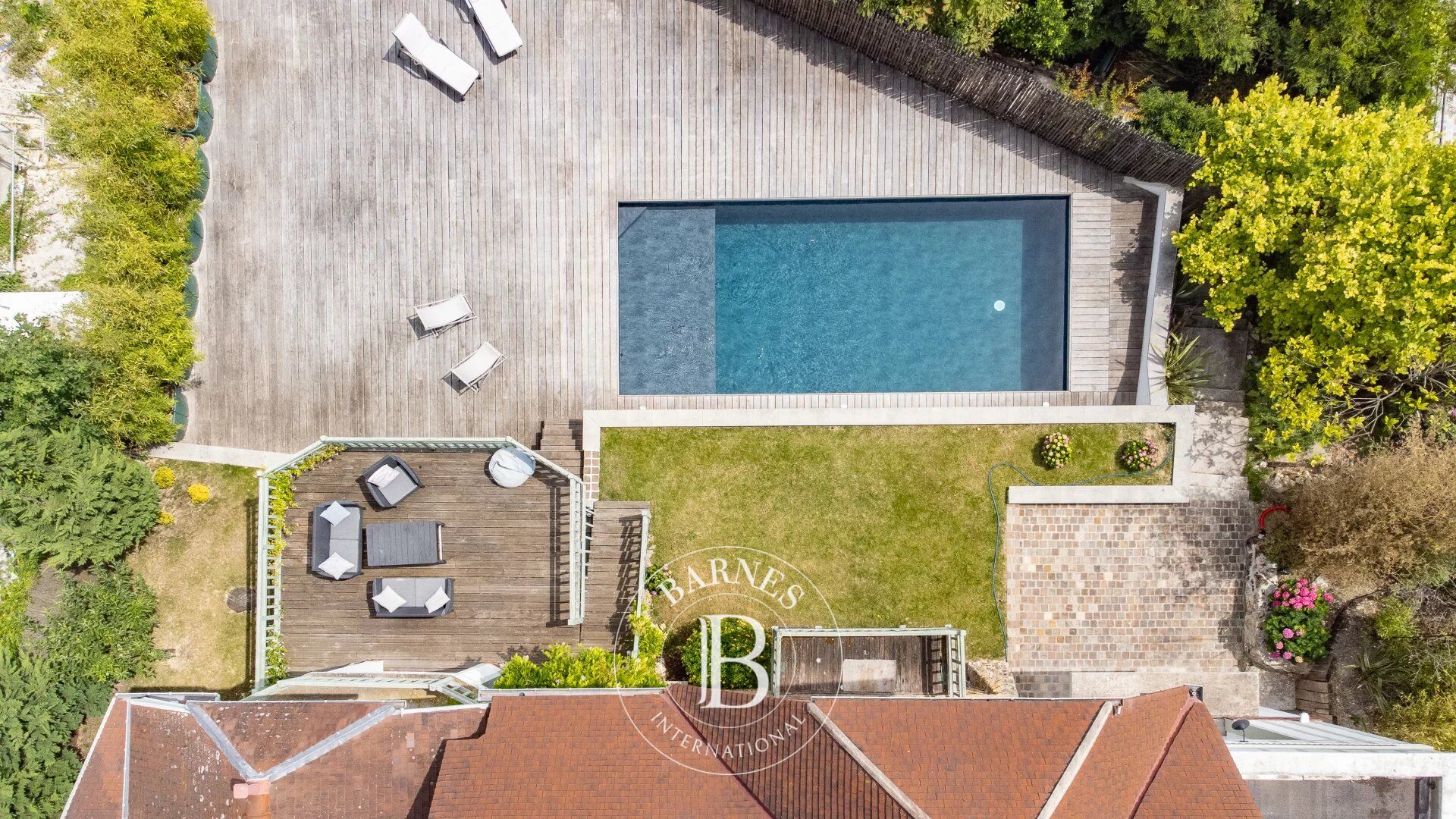 EXCLUSIVE LISTING - VILLENNES-SUR-SEINE. -  SPECTACULAR VIEW  - EXCEPTIONAL VOLUME  - SWIMMING POOL - picture 2