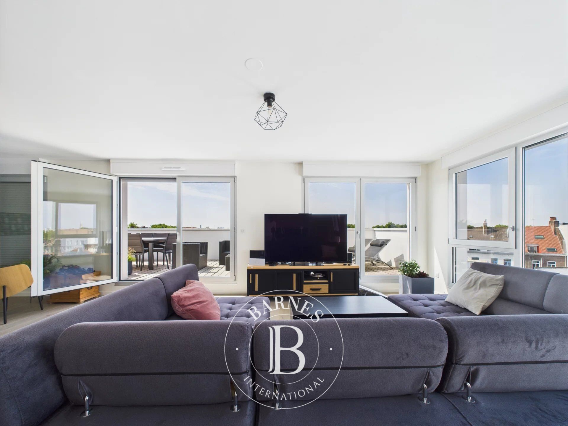 Exceptional Penthouse 155 m² - Top Floor with Terrace and Unobstructed View - picture 3