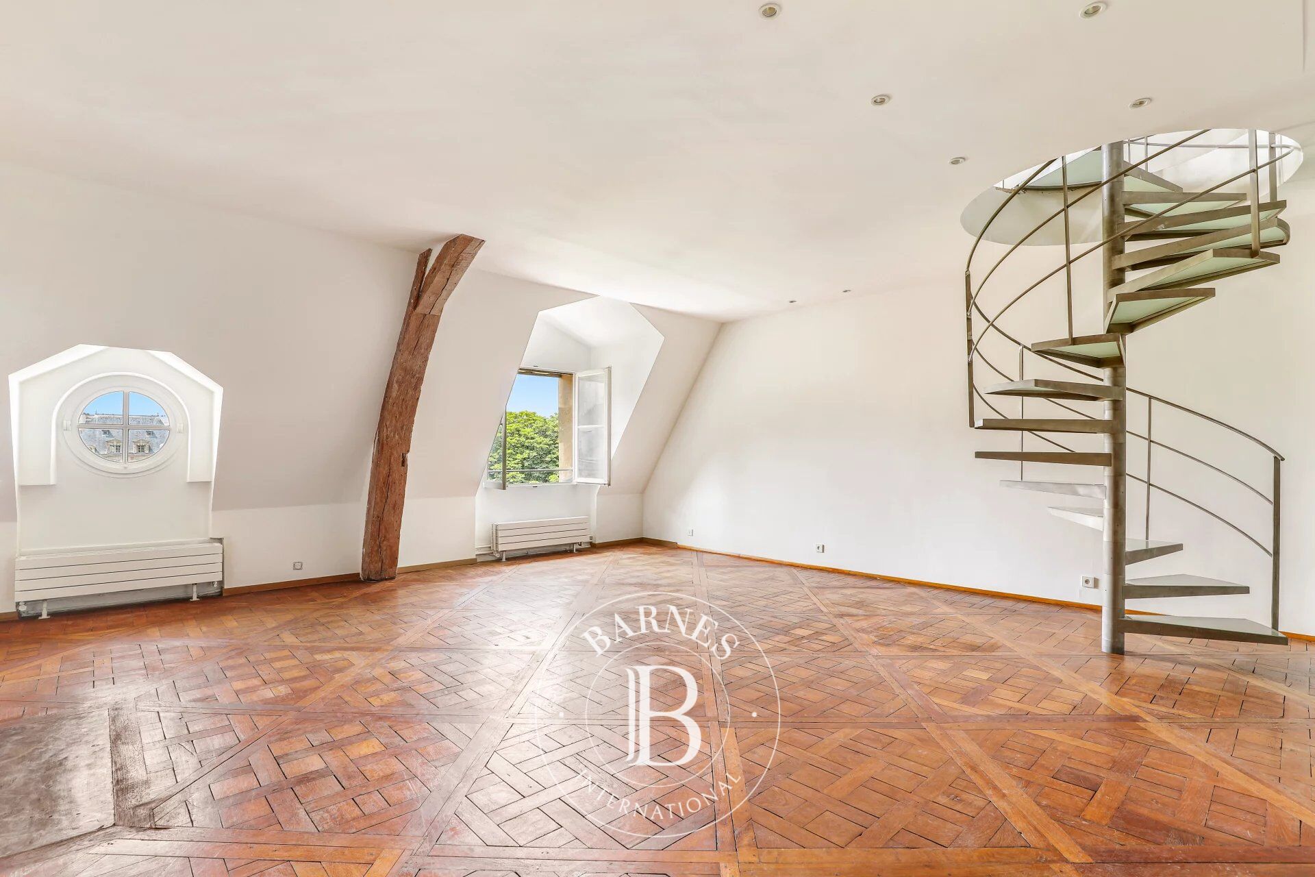 Vente appartement - Paris 4 - Place des Vosges - dernier étage - ascenseur - picture 3