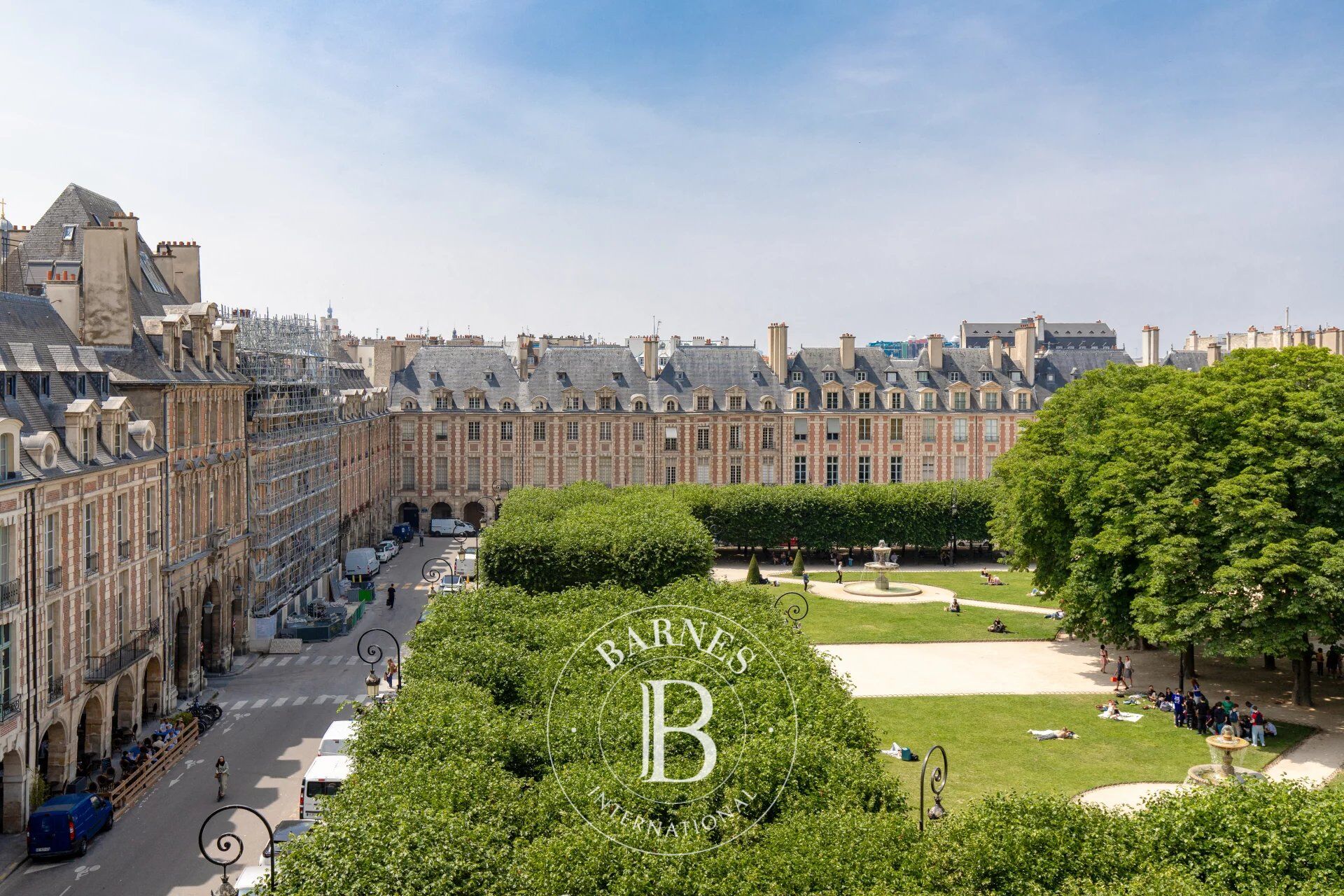 Vente appartement - Paris 4 - Place des Vosges - dernier étage - ascenseur - picture 2
