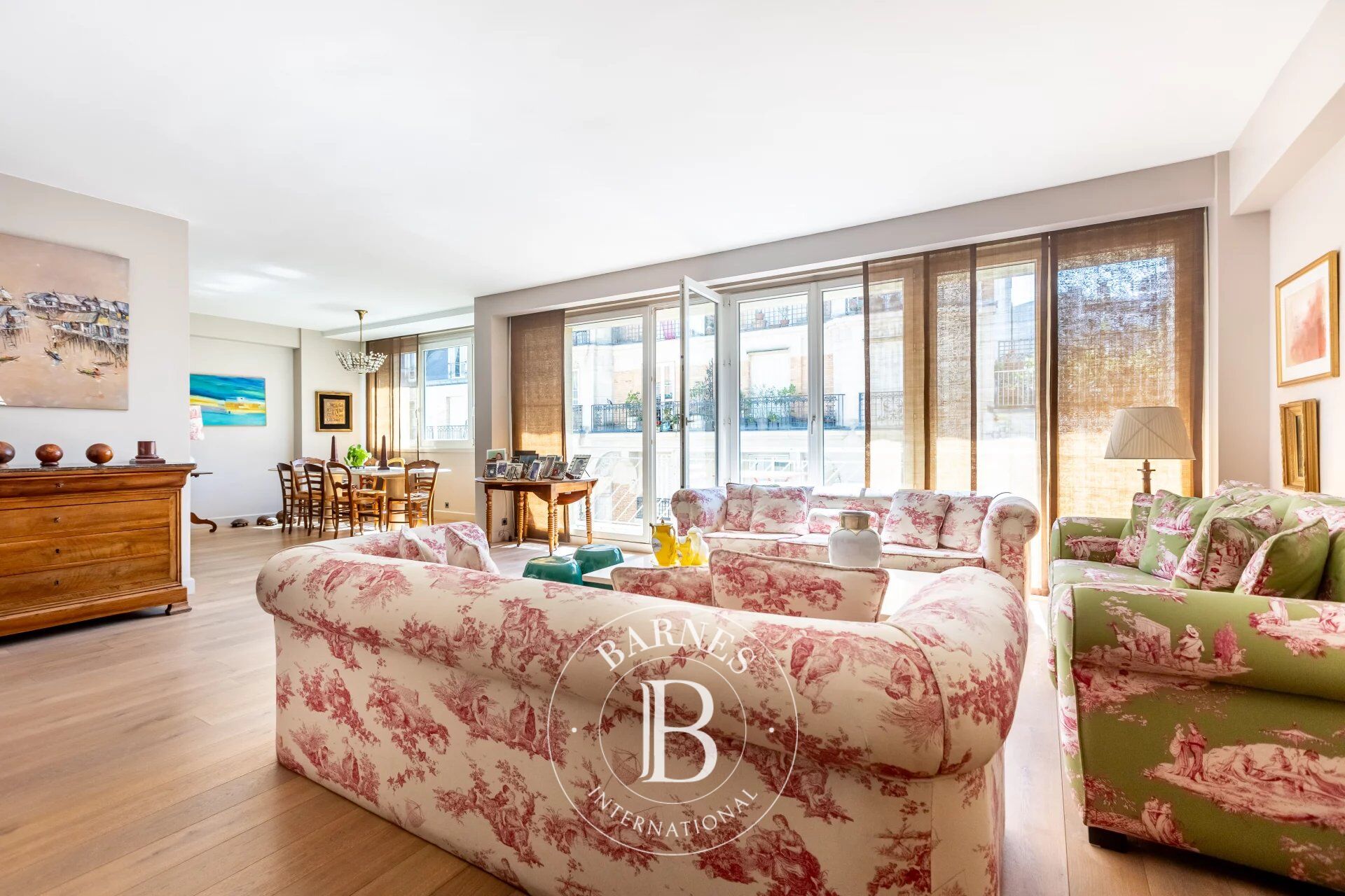 EXCLUSIVITE - Auteuil - Appartement de 2/3 chambres - Etage élévé et balcon - picture 2