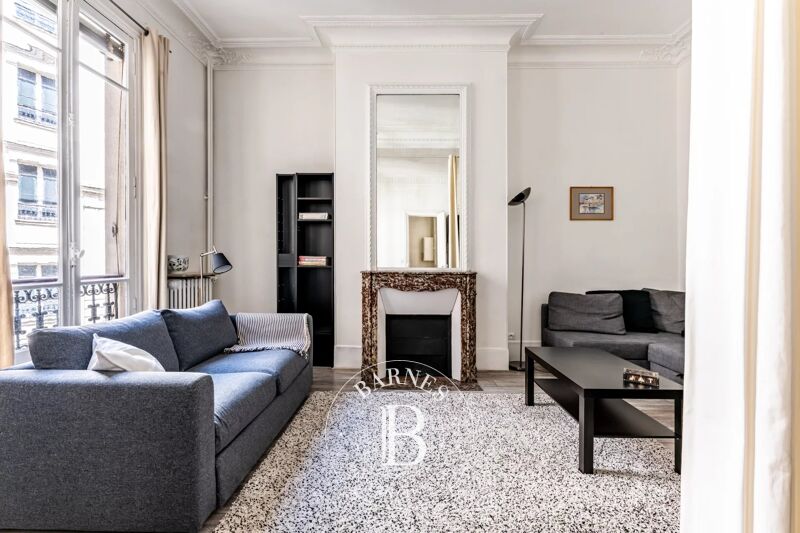 PARIS 8 - COURCELLES - APPARTEMENT 2 PIECES