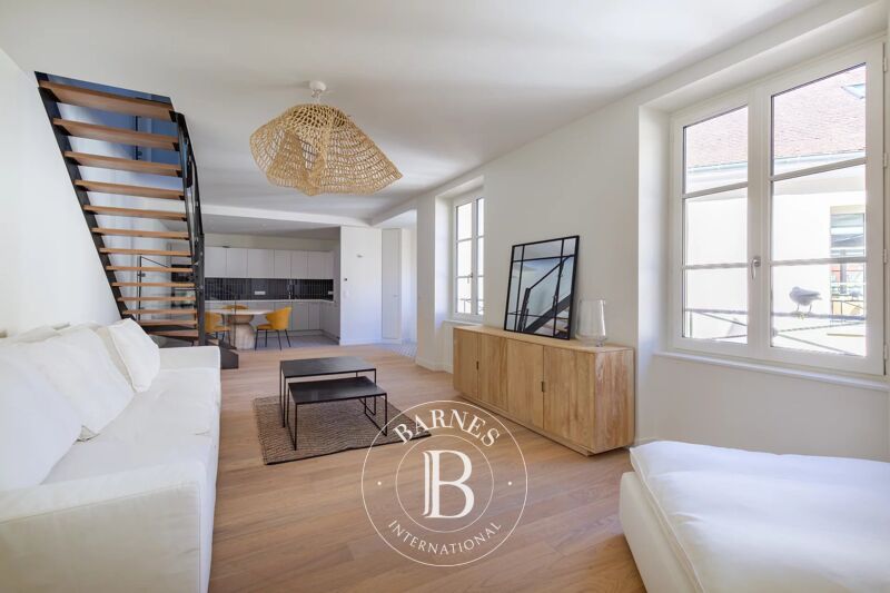 SAINT-GERMAIN-EN-LAYE - CENTRE VILLE - DUPLEX 3 CHAMBRE / GRAND BUREAU - CAVE - NEUF