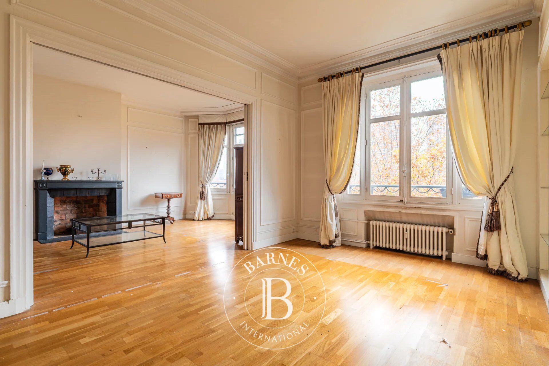 PARIS 16 / QUAI LOUIS BLERIOT - 2/3 BEDROOM APARTMENT - SEINE VIEW - picture 2