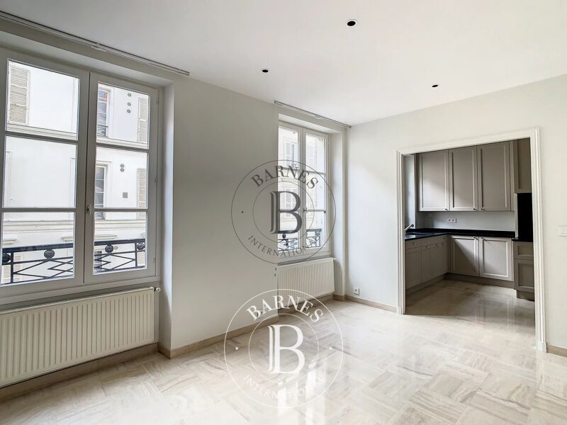 À louer, Appartement Paris 8ème - picture 3