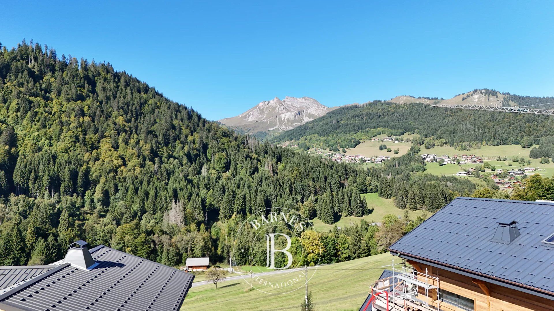 Les Gets - Chalet d'exception en construction - 5 chambres en suites - 280 m² - Livraison été 2026 - picture 2