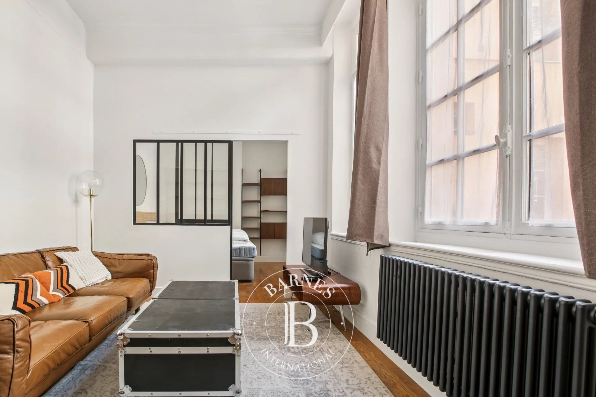 Paris 6 - Saint Germain des Prés - 2-bed apartment with great volume - Quiet and bright - Ideal pied-à-terre. - picture 2