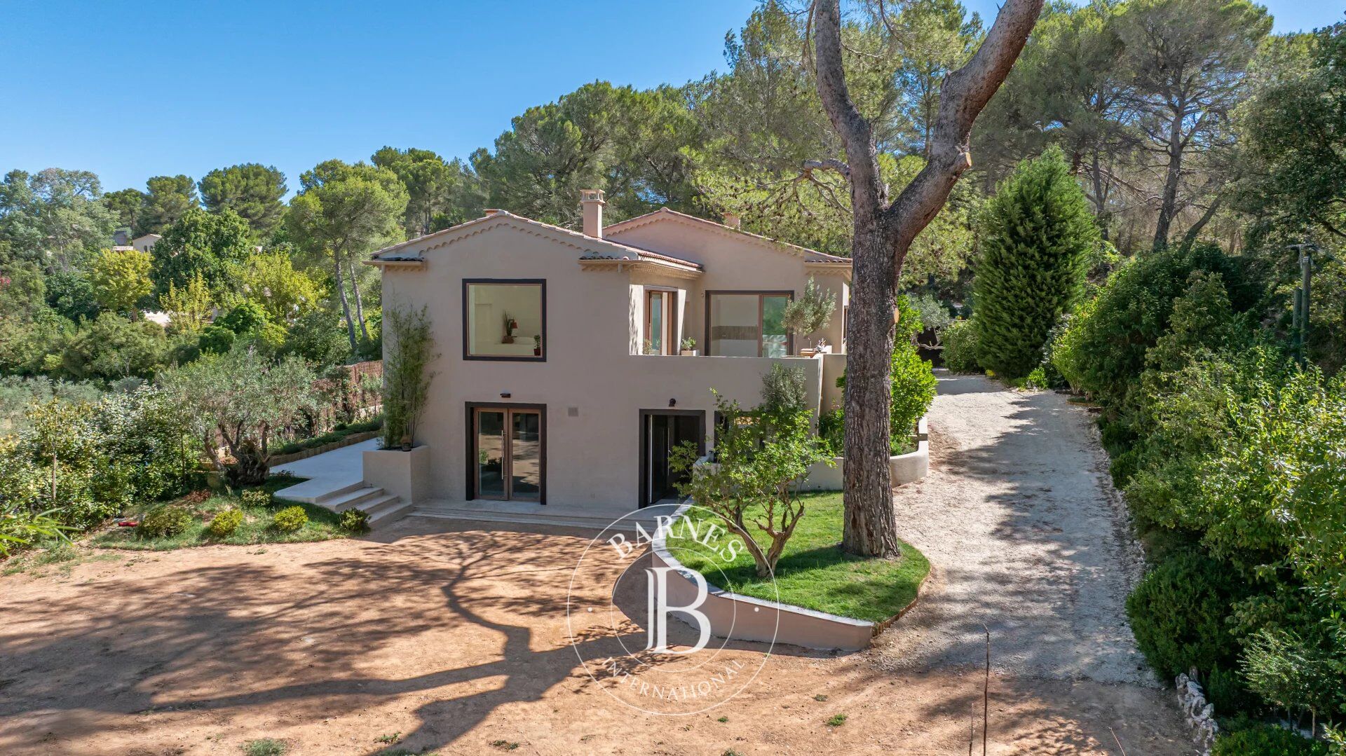 AIX EN PROVENCE - QUARTIER PINCHINATS - MAISON DE CHARME 160M2- 4 CHAMBRES - JARDIN 1305M2 - AU CALME - POSSIBILITE D'AGRANDISSEMENT - picture 2