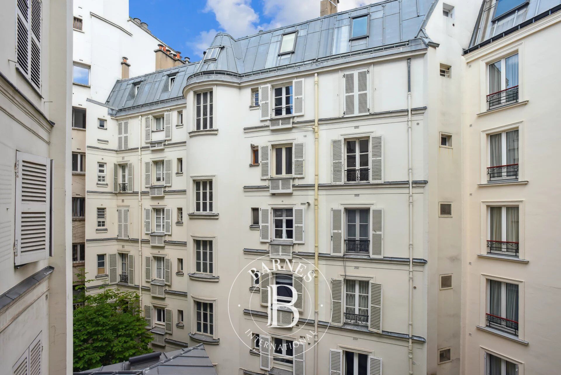 Paris 7 - École Militaire - Deux pièces - Ascenseur - Calme et lumineux. - picture 3