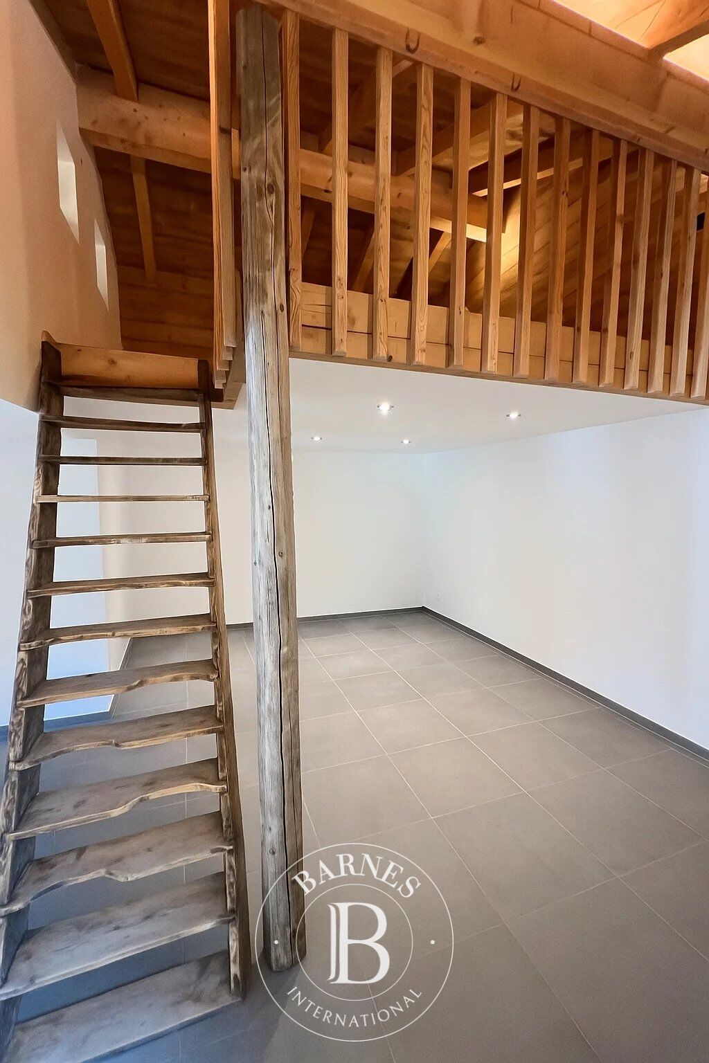 BARNES MONT-BLANC - LES CONTAMINES-MONTJOIE - QUIET AREA CLOSE TO THE SLOPES - FLAT IN RENOVATED FARMHOUSE - PRIVATE GARDEN - picture 3