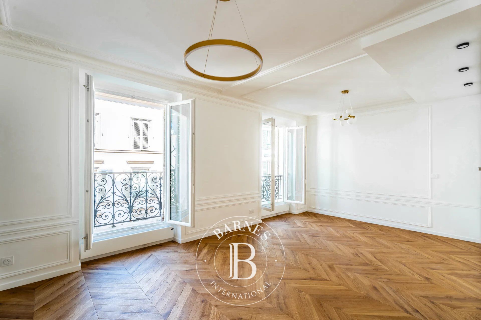 PARIS 17 - 1-BED - BALCONY - FULLY REFURBISHED - picture 2