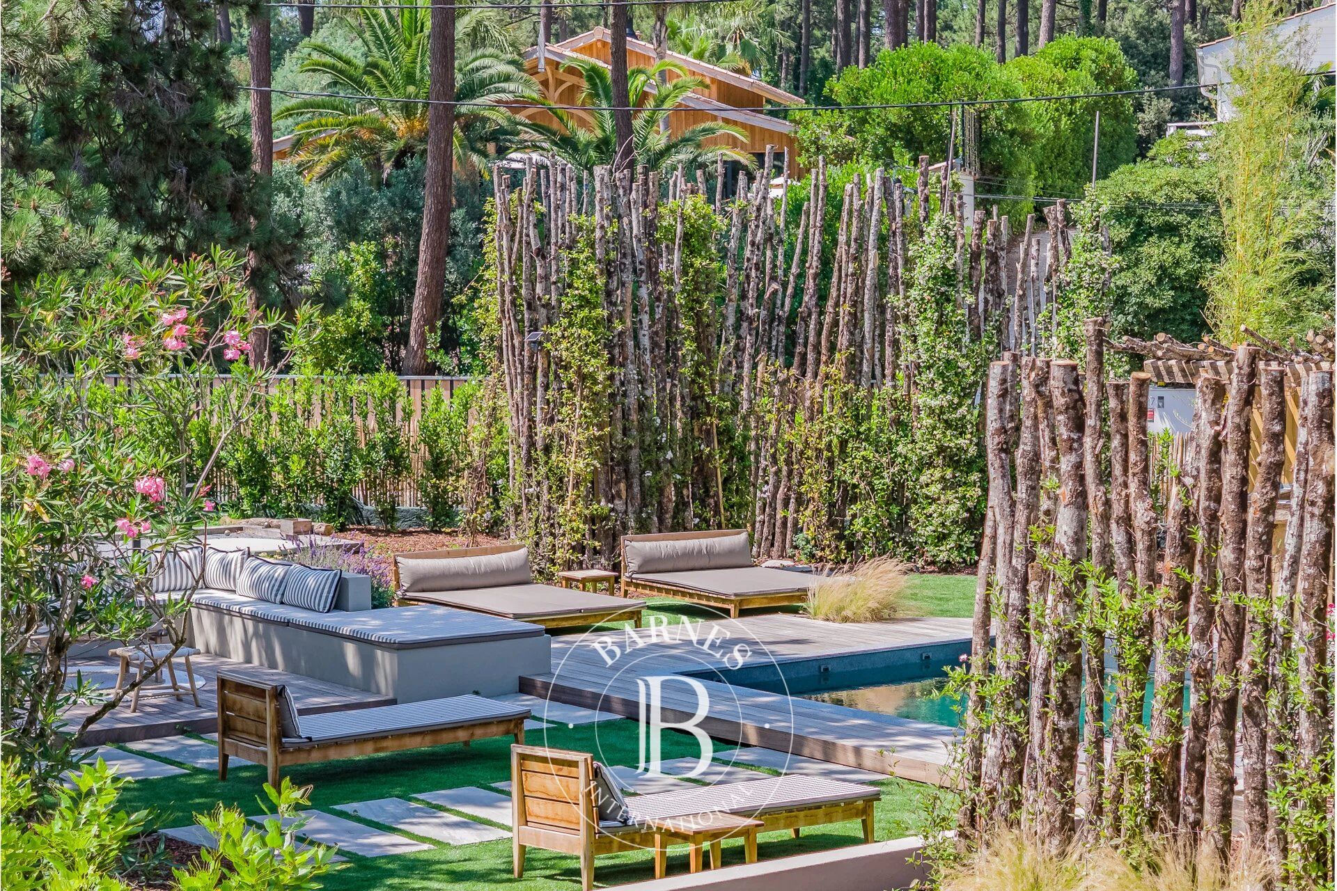 VILLA CONTEMPORAINE AVEC PISCINE À DEUX PAS DU BASSIN - picture 1