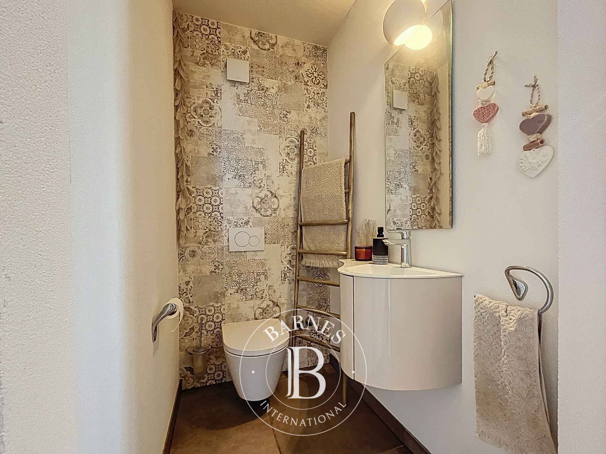 Daire Montreux - picture 12