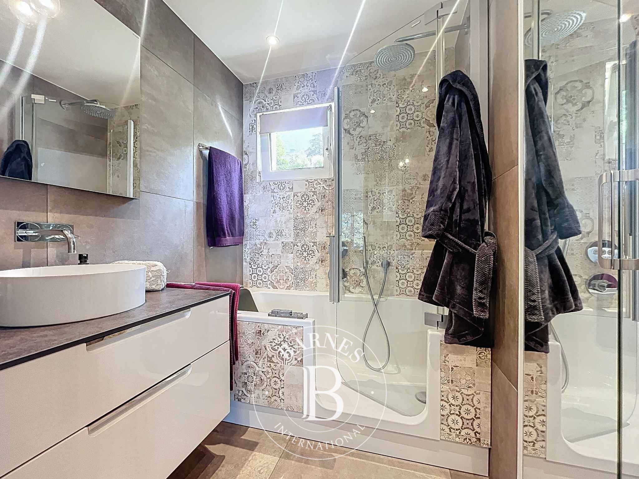 Daire Montreux - picture 11