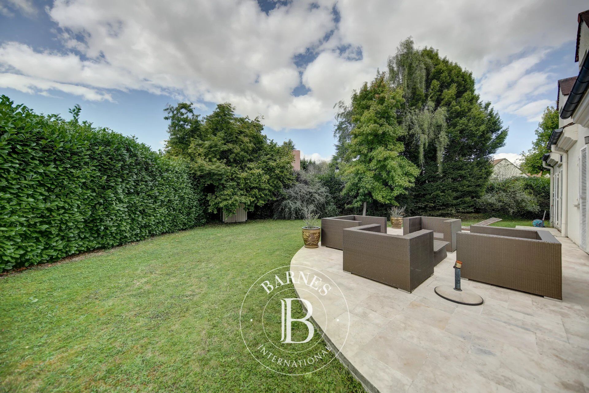 Saint-Nom-la-Bretèche – Maison rénovée de plus de 200 m², 5 chambres - picture 3