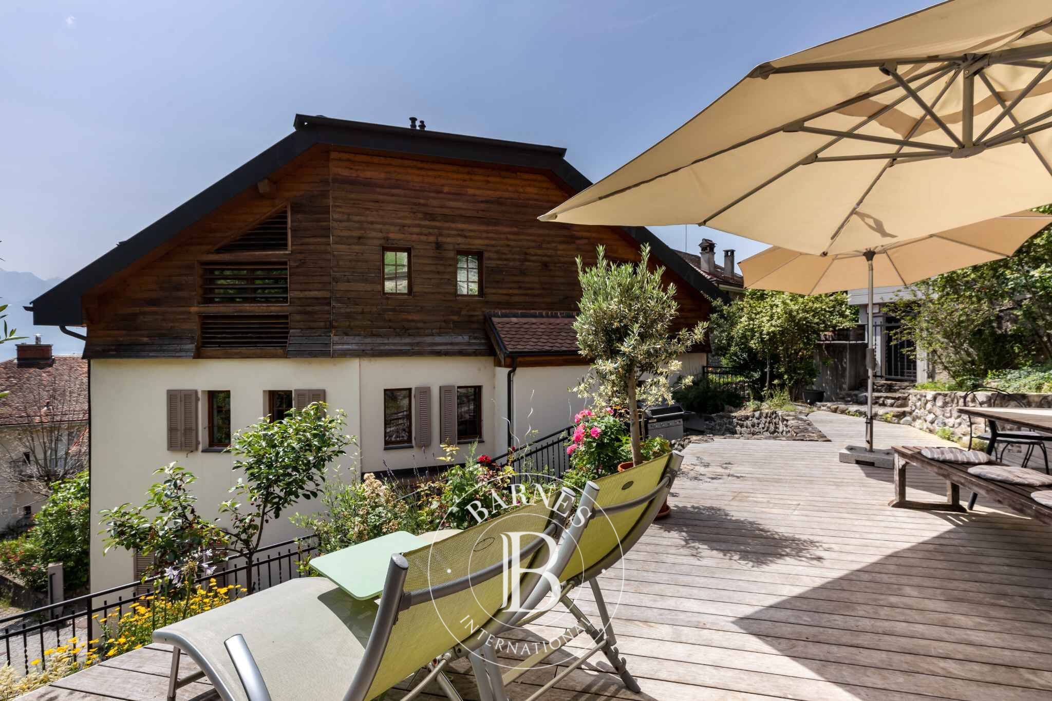 Villa Montreux - picture 16