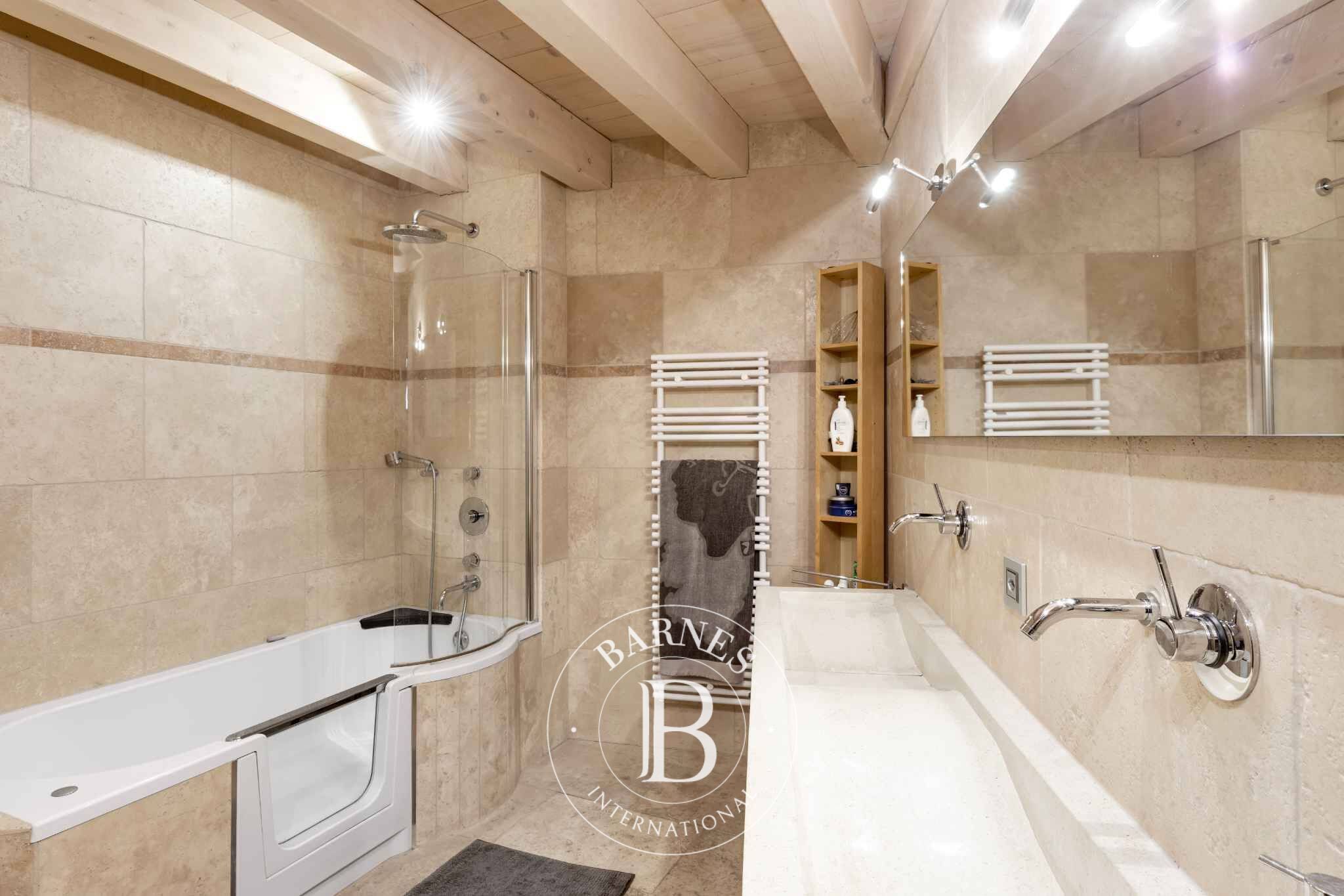 Villa Montreux - picture 12