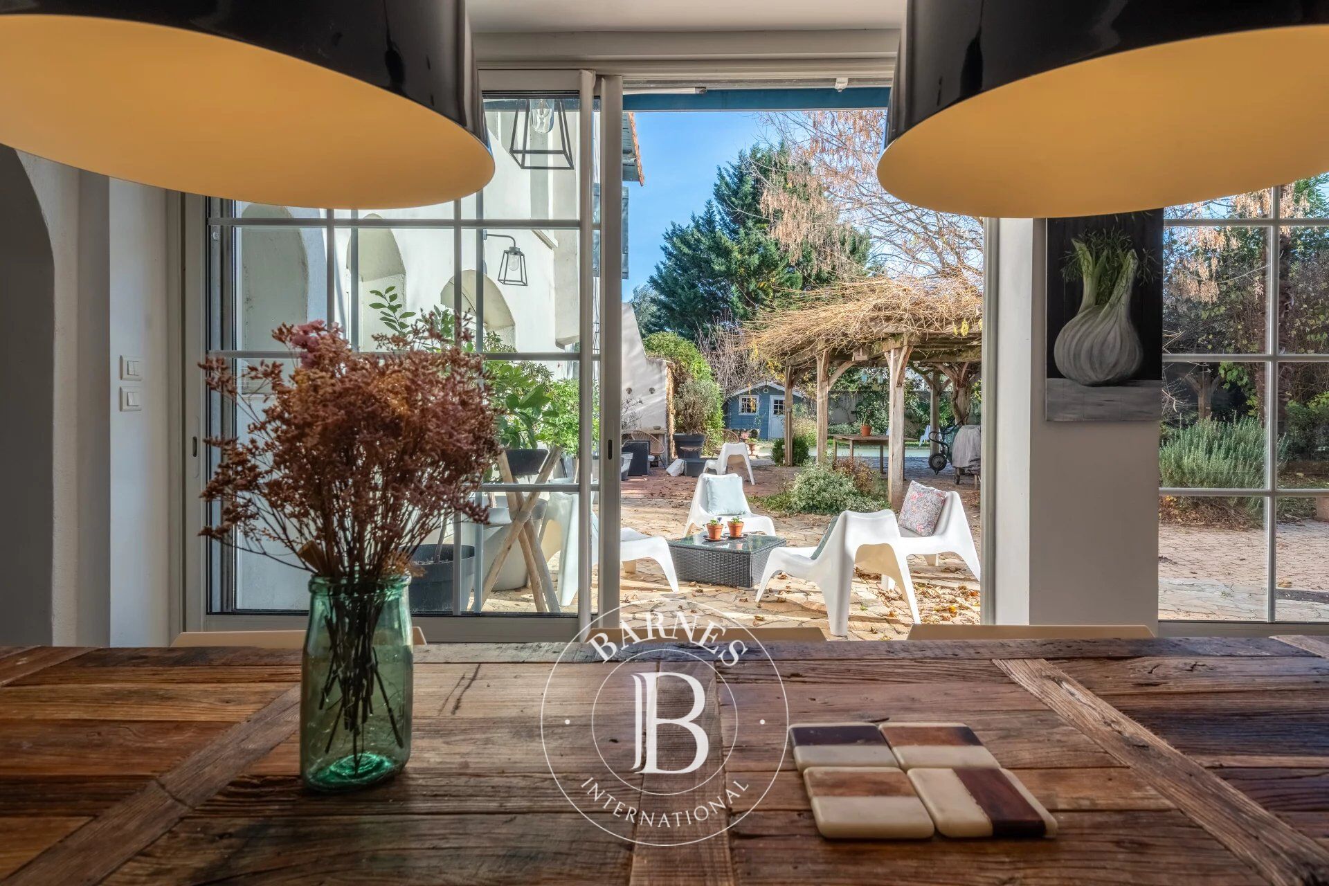 Collonges au Mont d'Or - Maison de 285 m² environ - 7 Chambres - Terrain de 1571 m² - Piscine - picture 1