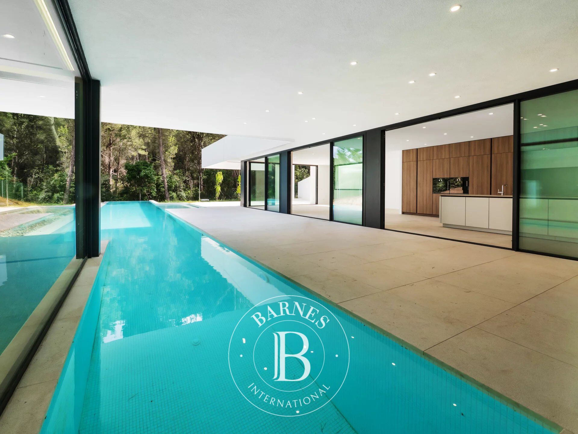 Luxury Family Villa with Pool and Sun Terraces in Son Vida - picture 3