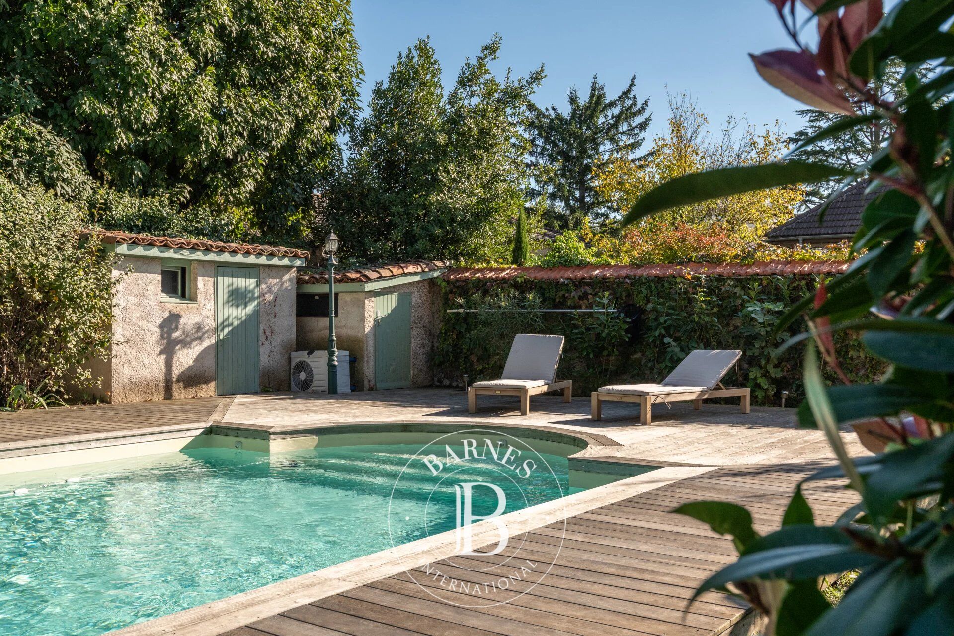 Caluire et Cuire - House measuring 235.05 sqm - Terrace measuring approximately 1,178 sqm - 5 bedrooms - Swimming pool - picture 2