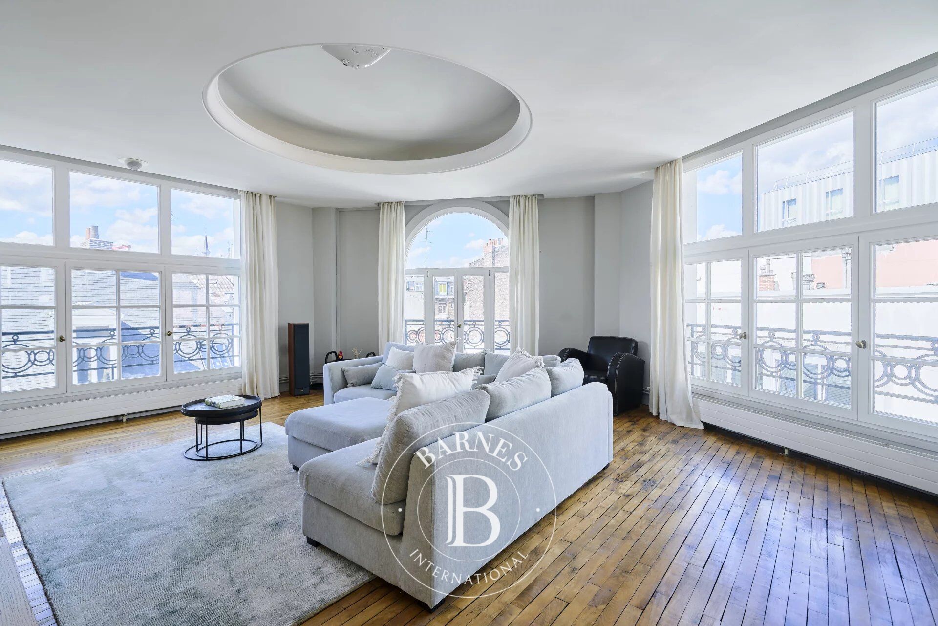 Lille city centre, 4-bedroom flat - picture 1