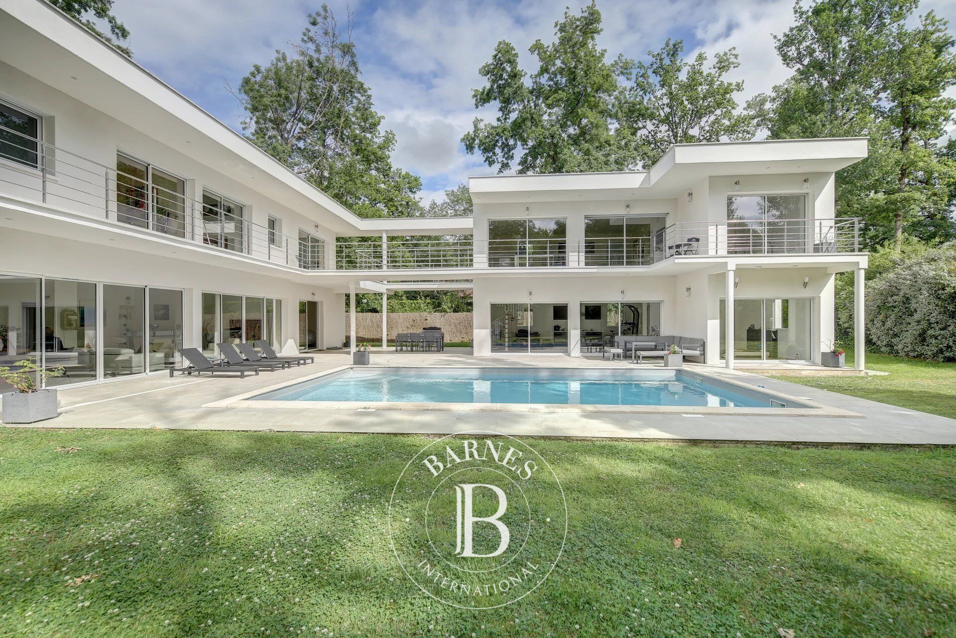 Feucherolles – Quartier privilégié – Propriété contemporaine – 433 m² – 7 chambres - picture 1