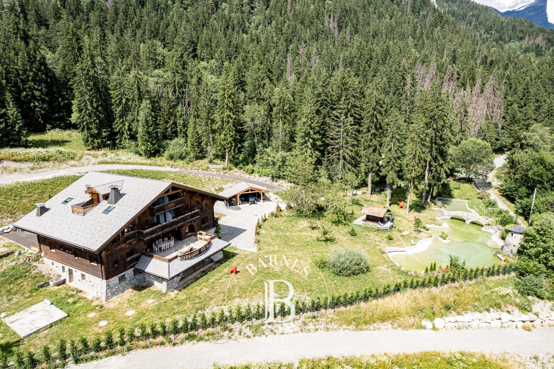 BARNES MONT-BLANC- EXCLUSIVITE - MAGNIFIQUE PROPRIÉTÉ - picture 2