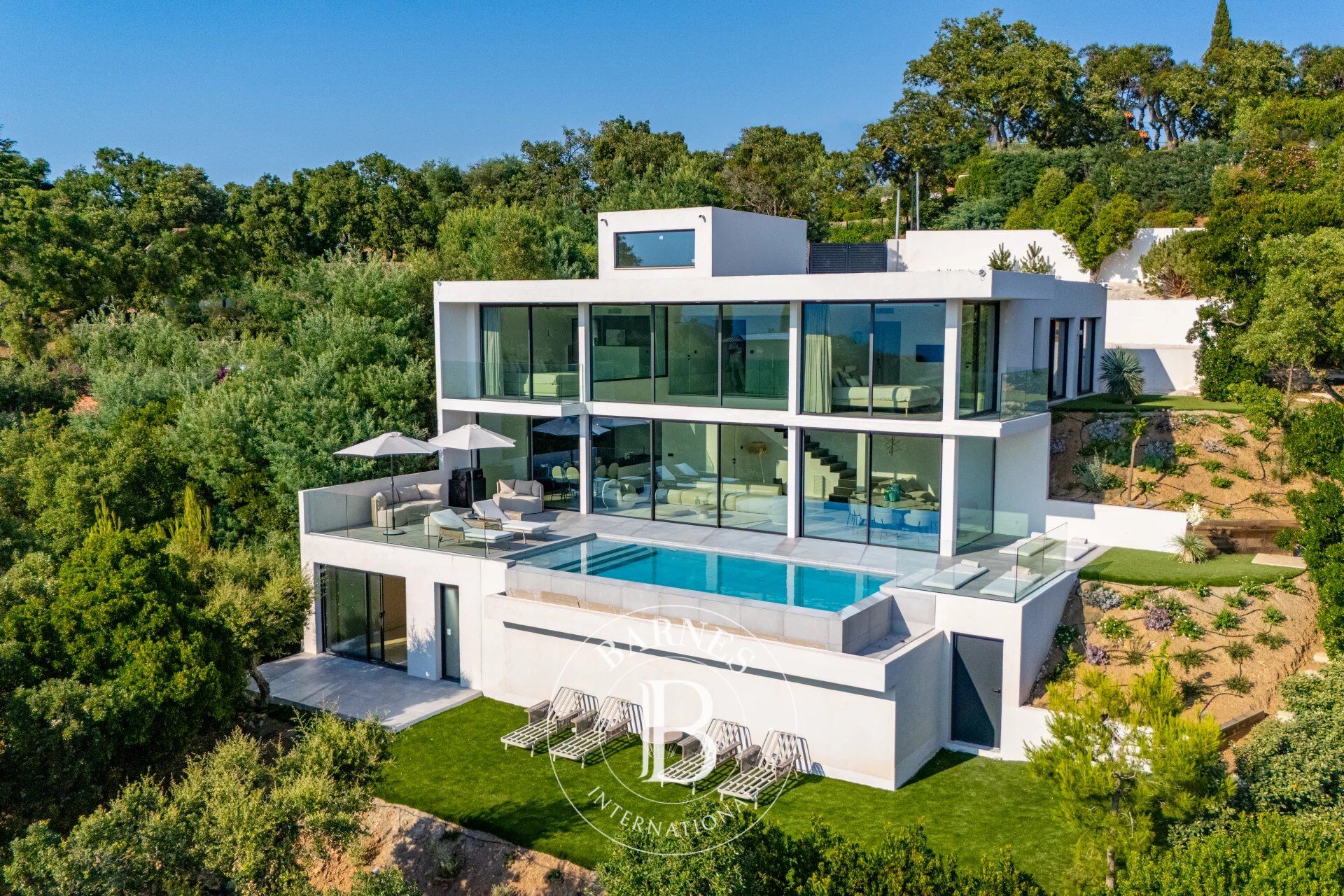 LES ISSAMBRES - MODERNE VILLA - PANORAMABLICK - 4 SCHLAFZIMMER - picture 1