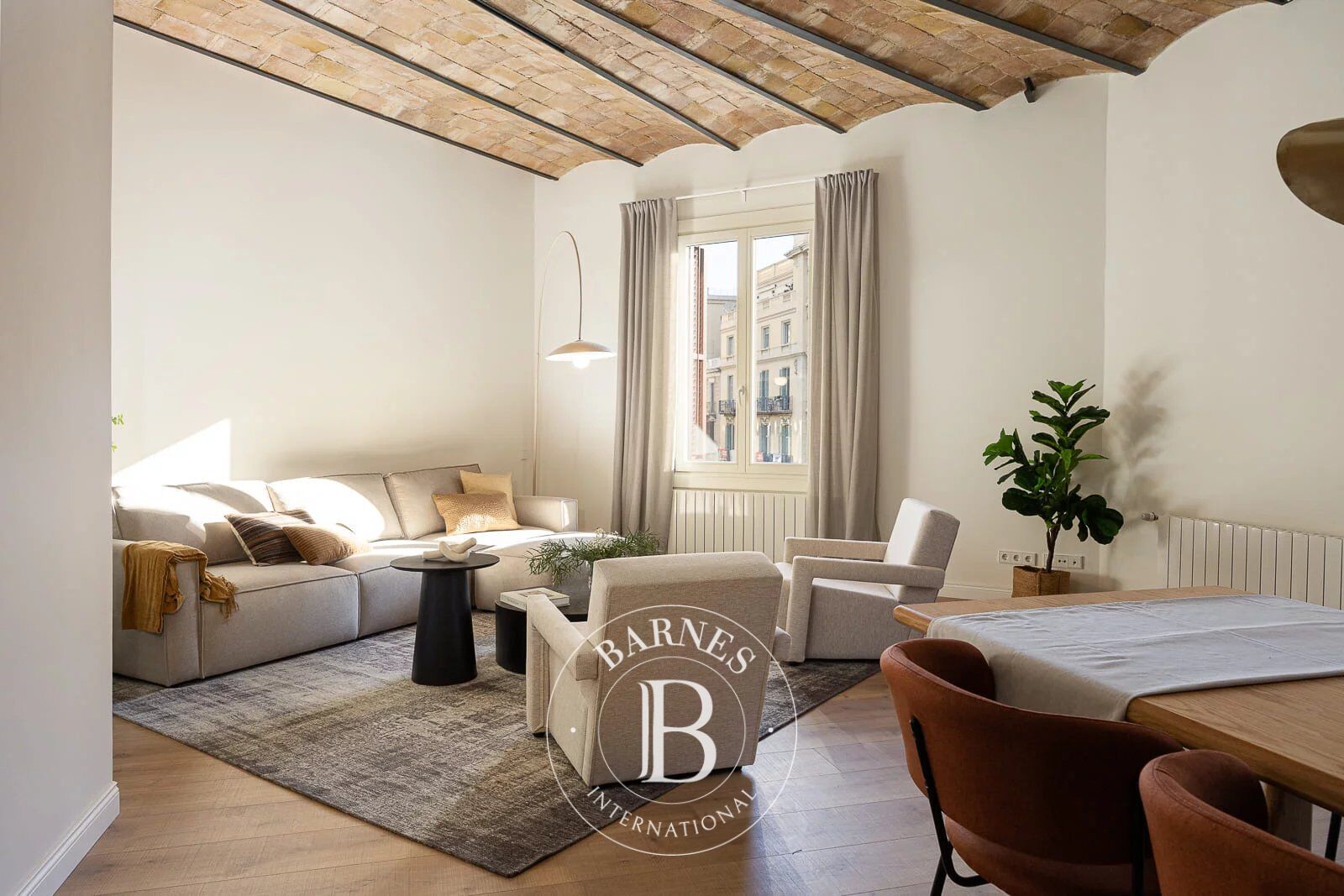 Exclusivity, Elegance, and Style in la Dreta de l'Eixample - picture 2