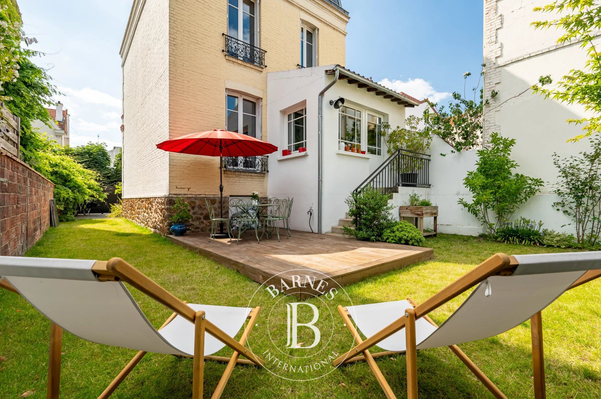 LES VALLEES HOUSE WITH GARDEN & GARAGE - picture 2