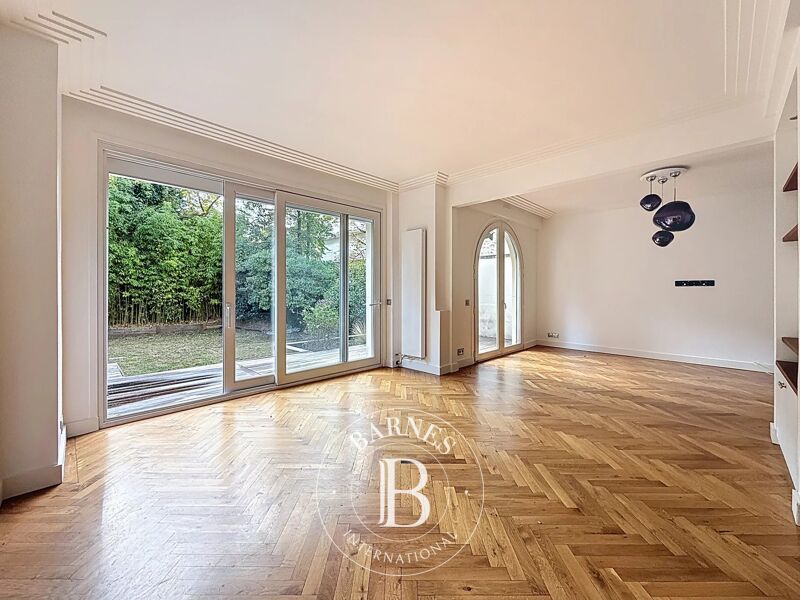 Le service location de la Maison BARNES vous propose ce bien :