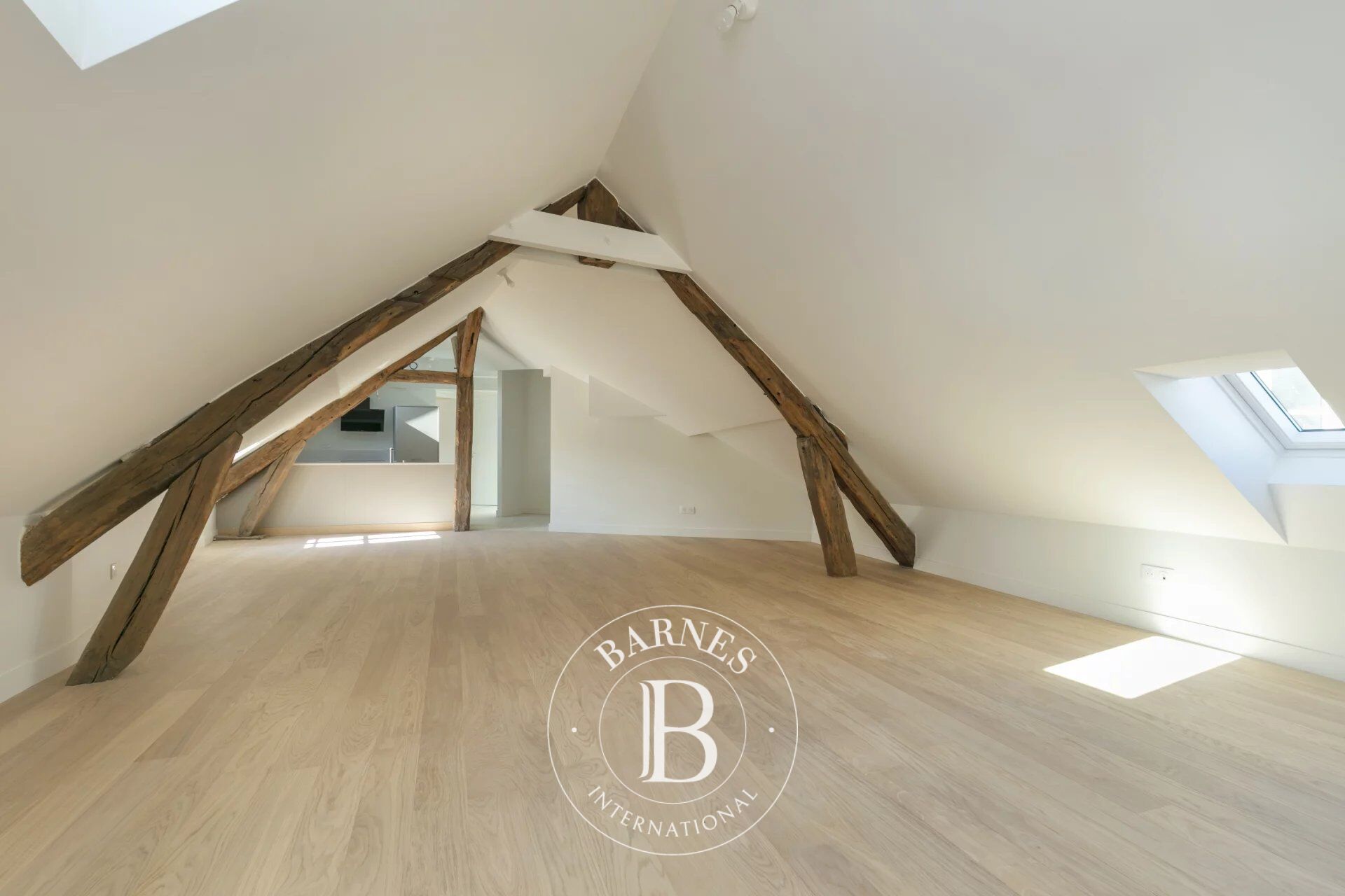 SAINT-GERMAIN-EN-LAYE - CENTRE VILLE - APPARTEMENT 3 PIECES - 2 CHAMBRES - NEUF - picture 2