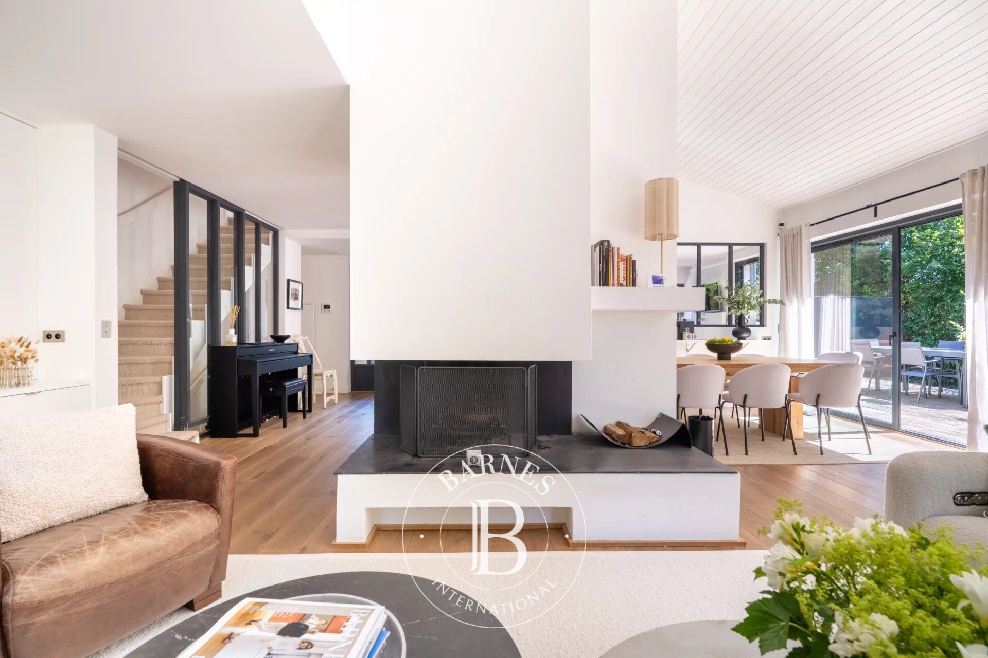 Barnes - House in La Celle-Saint-Cloud (78170) near Vaucresson - picture 1