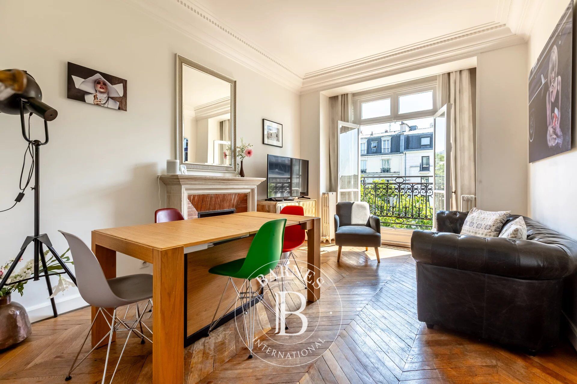 Quartier Ternes - Etage élevé - Très lumineux - Vue dégagée - Deux chambres - picture 1