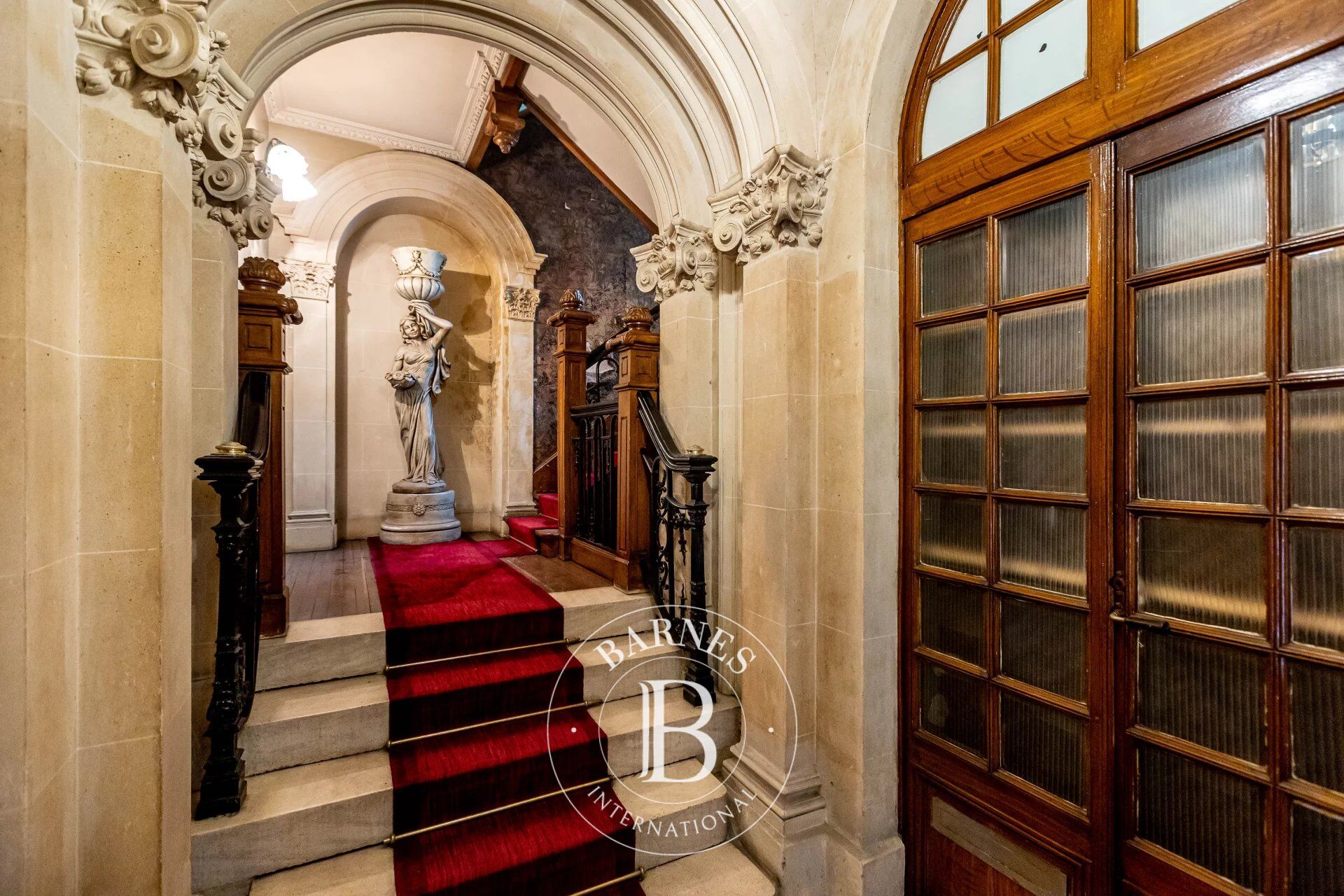 Quartier Ternes - Etage élevé - Très lumineux - Vue dégagée - Deux chambres - picture 3