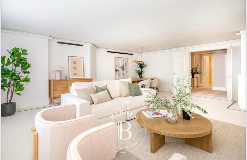 Almagro – 3 Bedrooms – 4 Bathrooms – Garage Included