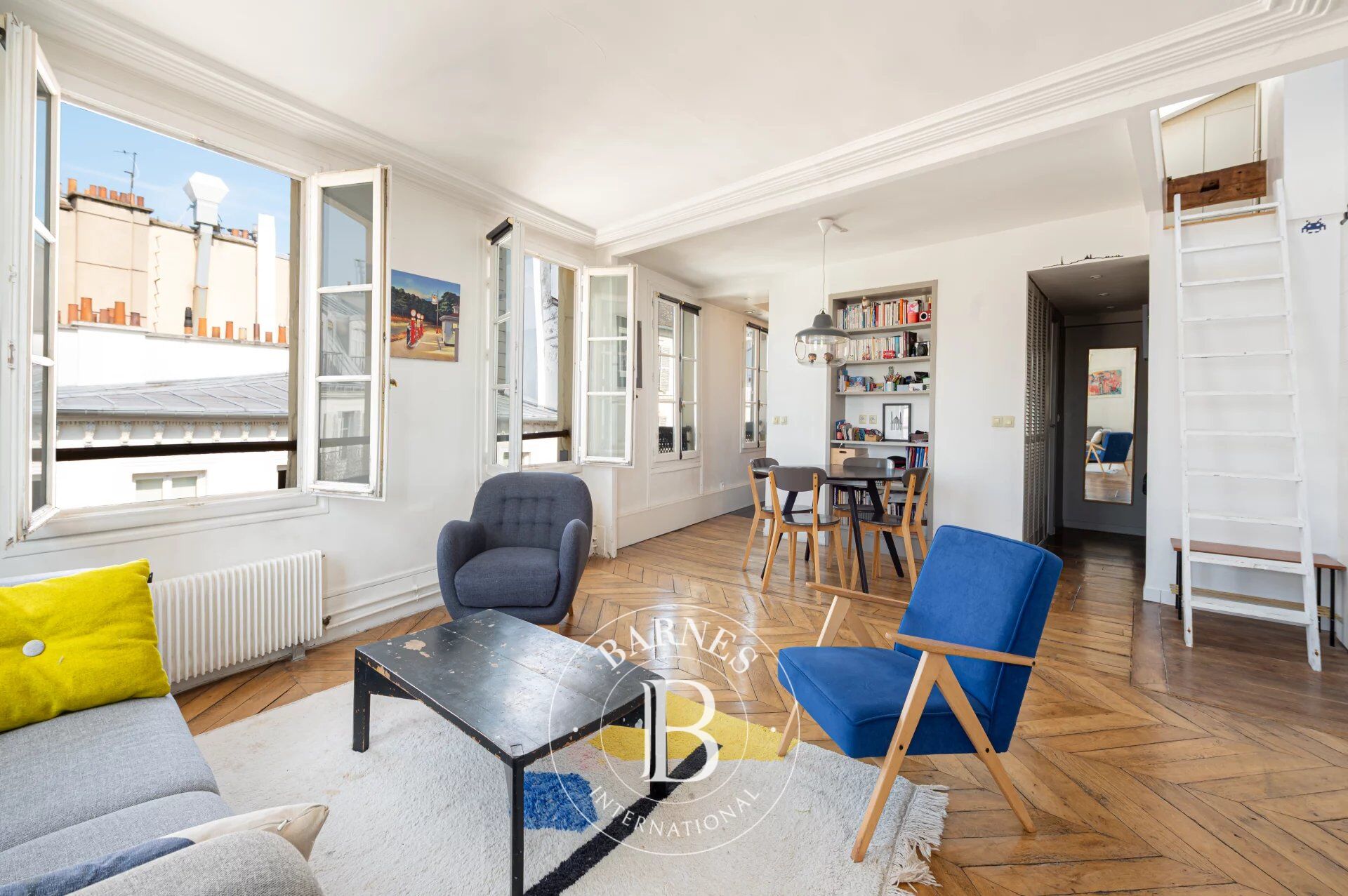 PARIS 18 - ABBESSES - TOP FLOOR - 3 BD - BRIGHT - UNOBSTRUCTED SKY AND MONUMENT VIEWS - SOUTH-FACING - picture 3