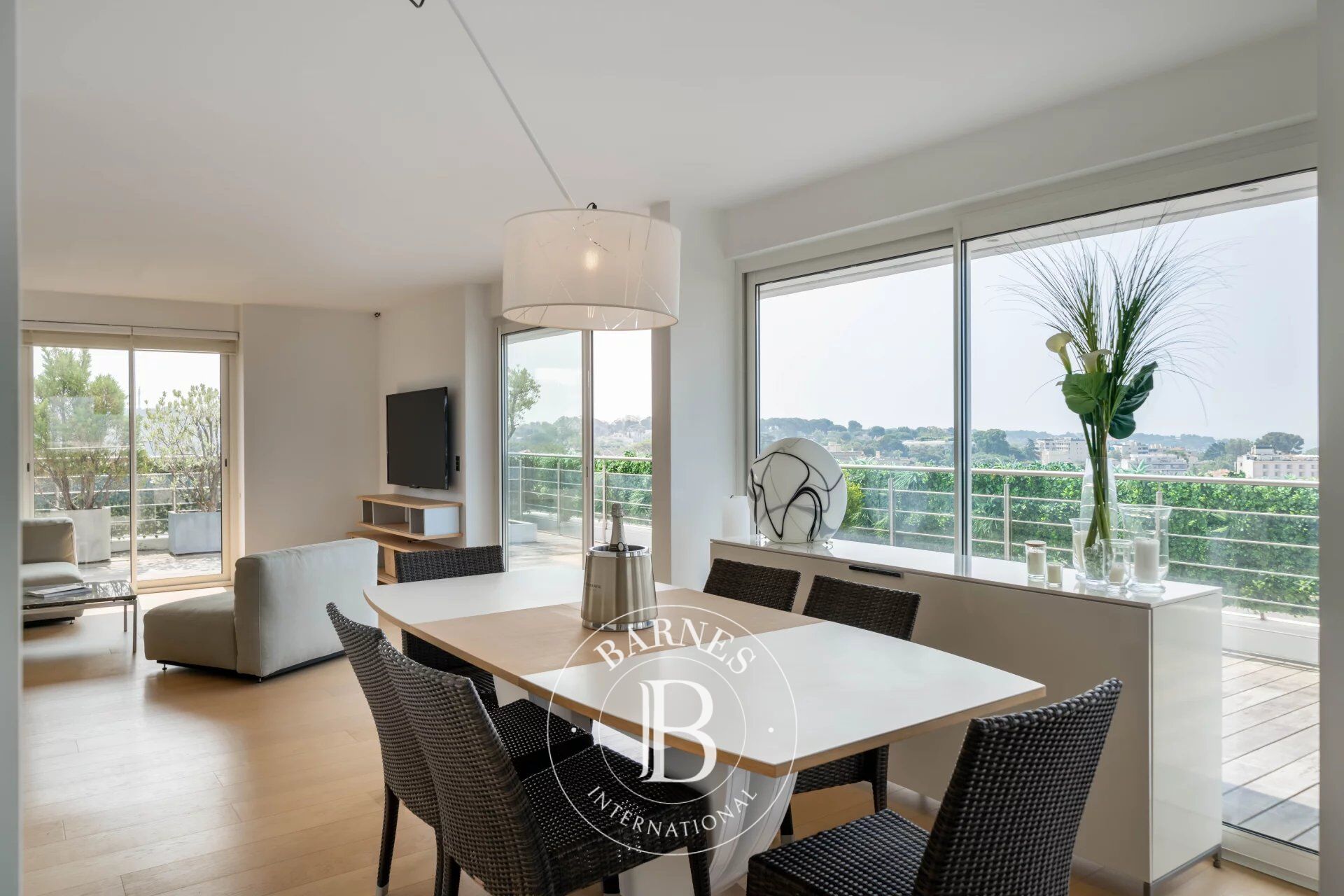 JUAN LES PINS - TOIT TERRASSE - VUE MER PANORAMIQUE