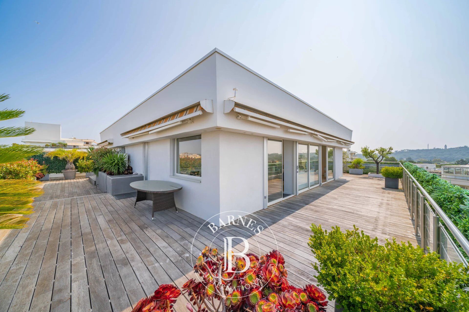 JUAN LES PINS - TOIT TERRASSE - VUE MER PANORAMIQUE